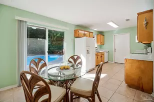 5708 Bentley Cir, Milton, FL 32570 - Photo 5