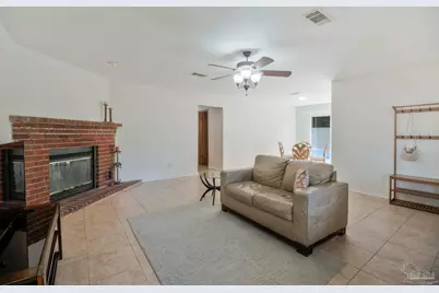 5708 Bentley Cir, Milton, FL 32570 - Photo 9