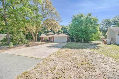 5708 Bentley Cir, Milton, FL 32570 - Photo 51