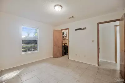 5708 Bentley Cir, Milton, FL 32570 - Photo 31