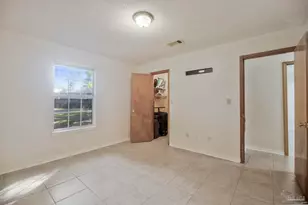 5708 Bentley Cir, Milton, FL 32570 - Photo 31