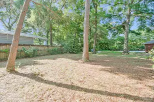 5708 Bentley Cir, Milton, FL 32570 - Photo 41