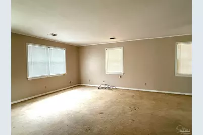 744 Boxwood Dr, Pensacola, FL 32503 - Photo 5