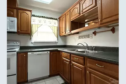744 Boxwood Dr, Pensacola, FL 32503 - Photo 9
