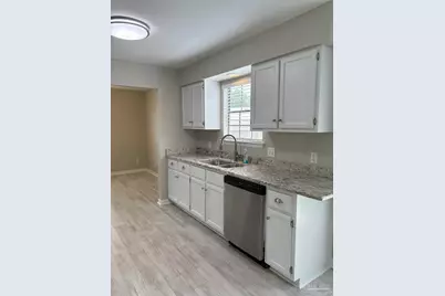 3021 Ranchette Sq, Gulf Breeze, FL 32563 - Photo 9