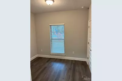 16339 Innerarity Pt Rd, Pensacola, FL 32507 - Photo 9