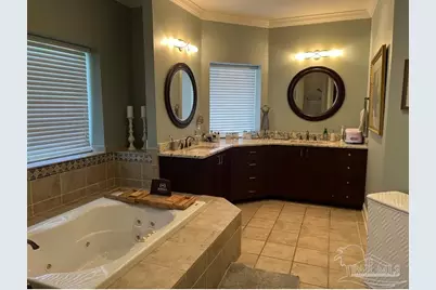 11 Highpoint Dr, Gulf Breeze, FL 32561 - Photo 9