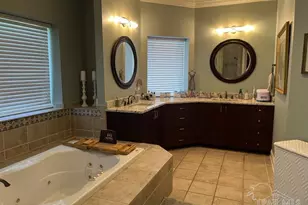 11 Highpoint Dr, Gulf Breeze, FL 32561 - Photo 9