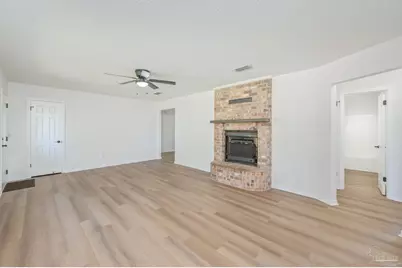 6844 Community Dr, Pensacola, FL 32526 - Photo 9