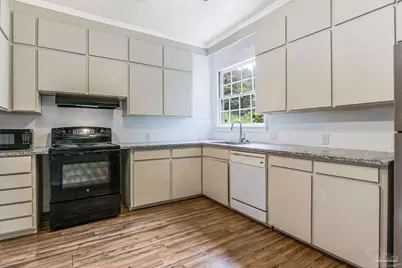203 W Lloyd St, Pensacola, FL 32501 - Photo 11