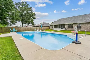 1543 Twin Pines Cir, Cantonment, FL 32533 - Photo 33
