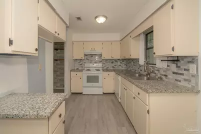 107 Windsor Dr, Crestview, FL 32539 - Photo 9