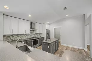 5897 Arch Ave, Pensacola, FL 32526 - Photo 13