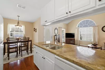 6367 Cottage Woods Dr, Milton, FL 32570 - Photo 9