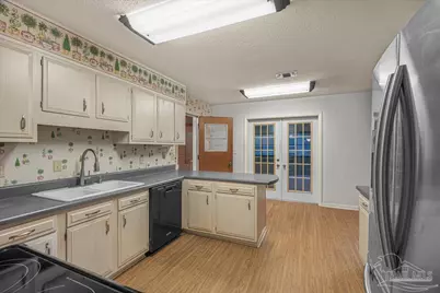 8271 Mobile Hwy, Pensacola, FL 32526 - Photo 17