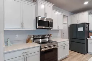 253 Camellia Dr, Cantonment, FL 32533 - Photo 9