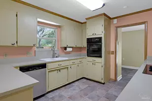 3338 Pursell Ln, Pensacola, FL 32526 - Photo 9