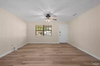 215 Aza Pl, Crestview, FL 32539 - Photo 9