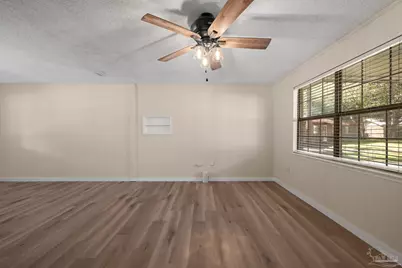 215 Aza Pl, Crestview, FL 32539 - Photo 7