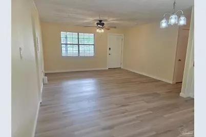 215 Aza Pl, Crestview, FL 32539 - Photo 5