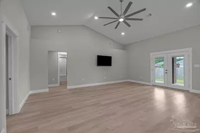 8709 Lamont Rd, Pensacola, FL 32526 - Photo 5