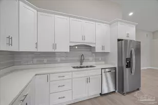 8709 Lamont Rd, Pensacola, FL 32526 - Photo 13