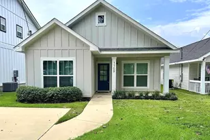 1109 E Leonard St, Pensacola, FL 32503 - Photo 1