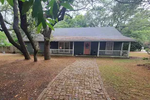 2811 Whisper Oaks Dr, Gulf Breeze, FL 32563 - Photo 1