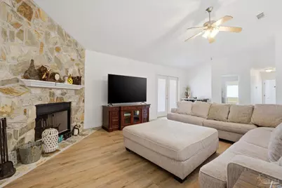 1524 Twin Pines Cir, Cantonment, FL 32533 - Photo 9
