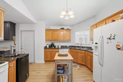 1524 Twin Pines Cir, Cantonment, FL 32533 - Photo 11