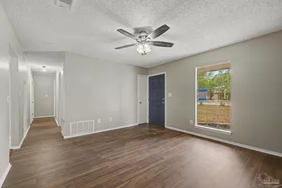 3936 Elmcrest Dr, Pensacola, FL 32504 - Photo 9
