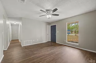 3936 Elmcrest Dr, Pensacola, FL 32504 - Photo 9