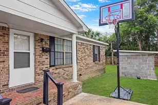 1011 N Dr Martin Luther King Jr Dr, Pensacola, FL 32501 - Photo 1