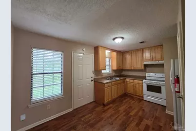 1011 N Dr Martin Luther King Jr Dr #B, Pensacola, FL 32501 - Photo 5