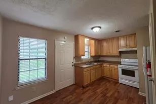 1011 N Dr Martin Luther King Jr Dr, Pensacola, FL 32501 - Photo 5