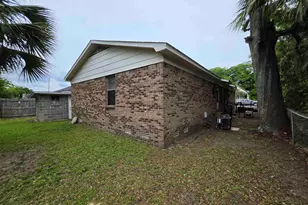 1011 N Dr Martin Luther King Jr Dr, Pensacola, FL 32501 - Photo 15