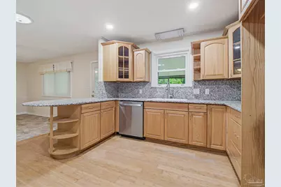 7390 Chesterfield Rd, Pensacola, FL 32506 - Photo 15