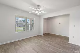 10609 Queens Gate Cir, Pensacola, FL 32506 - Photo 7