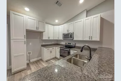 436 Hilburn Ln, Pensacola, FL 32504 - Photo 5