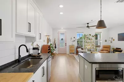 901 W Jackson St, Pensacola, FL 32501 - Photo 13