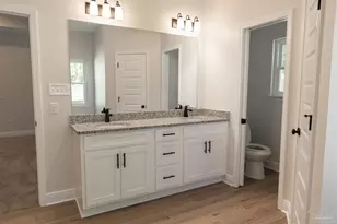 000 Woodridge Dr, Milton, FL 32570 - Photo 11