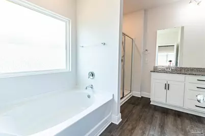 3172 Heritage Oaks Cir, Navarre, FL 32566 - Photo 5
