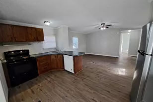 8584 Alvarado Calzada, Pensacola, FL 32507 - Photo 5