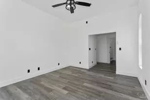 21 E Galvez Ct, Pensacola Beach, FL 32561 - Photo 31