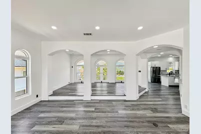 21 E Galvez Ct, Pensacola Beach, FL 32561 - Photo 15