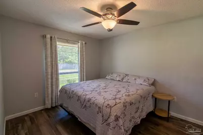 9687 Parker Lake Cir, Navarre, FL 32566 - Photo 23