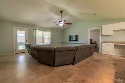 9687 Parker Lake Cir, Navarre, FL 32566 - Photo 7