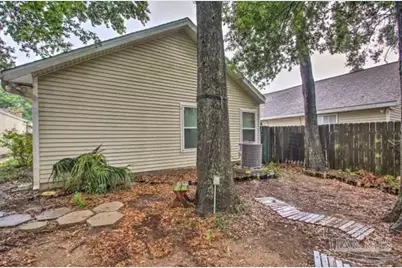 8138 Treetop Ln, Pensacola, FL 32514 - Photo 13