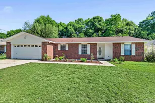 5475 Chantilly Cir, Milton, FL 32583 - Photo 1