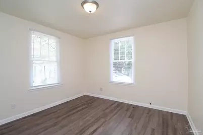 1218 N Kirk St, Pensacola, FL 32505 - Photo 9